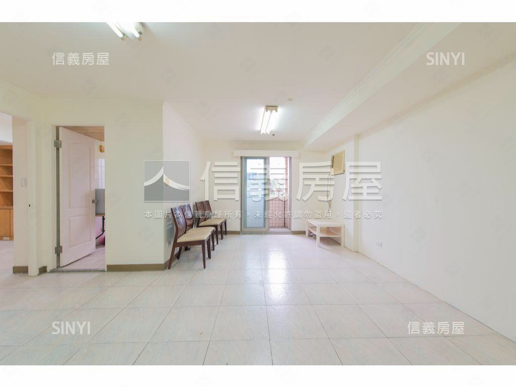 力霸山河高樓精品２房房屋室內格局與周邊環境