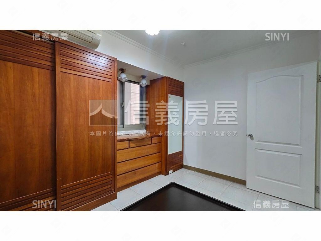力霸山河高樓精品２房房屋室內格局與周邊環境