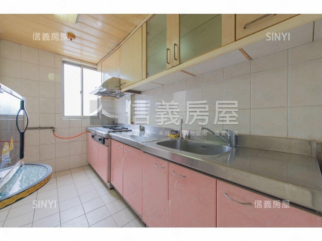 力霸山河高樓精品２房房屋室內格局與周邊環境