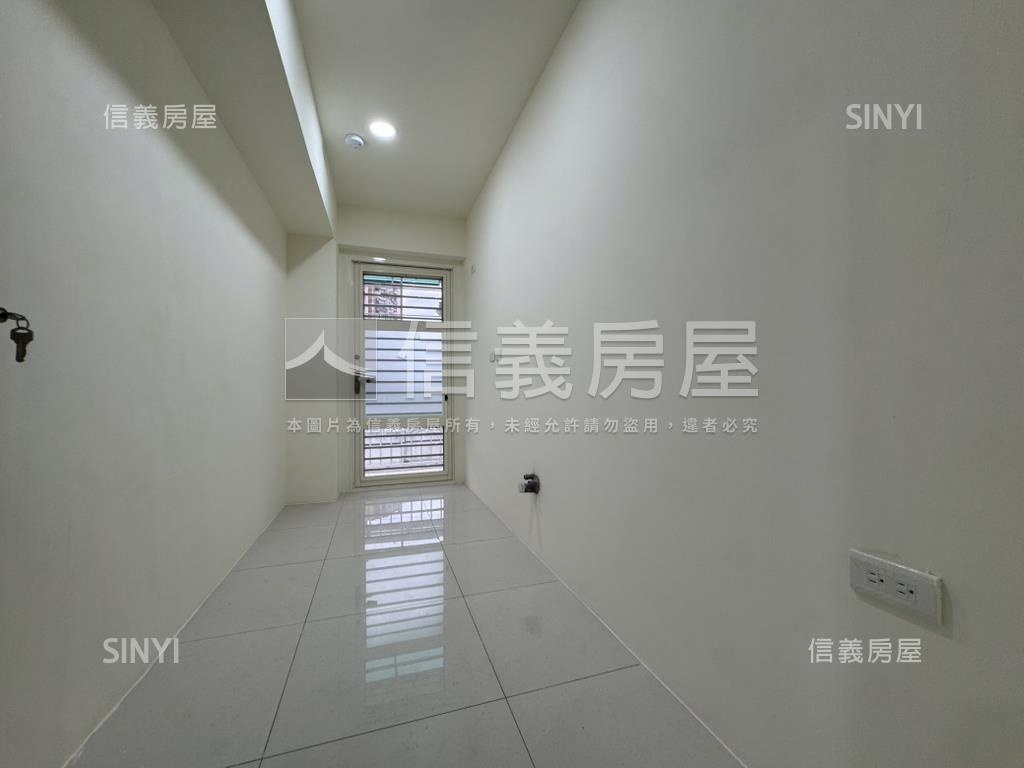 近萬隆捷運★電梯三房房屋室內格局與周邊環境