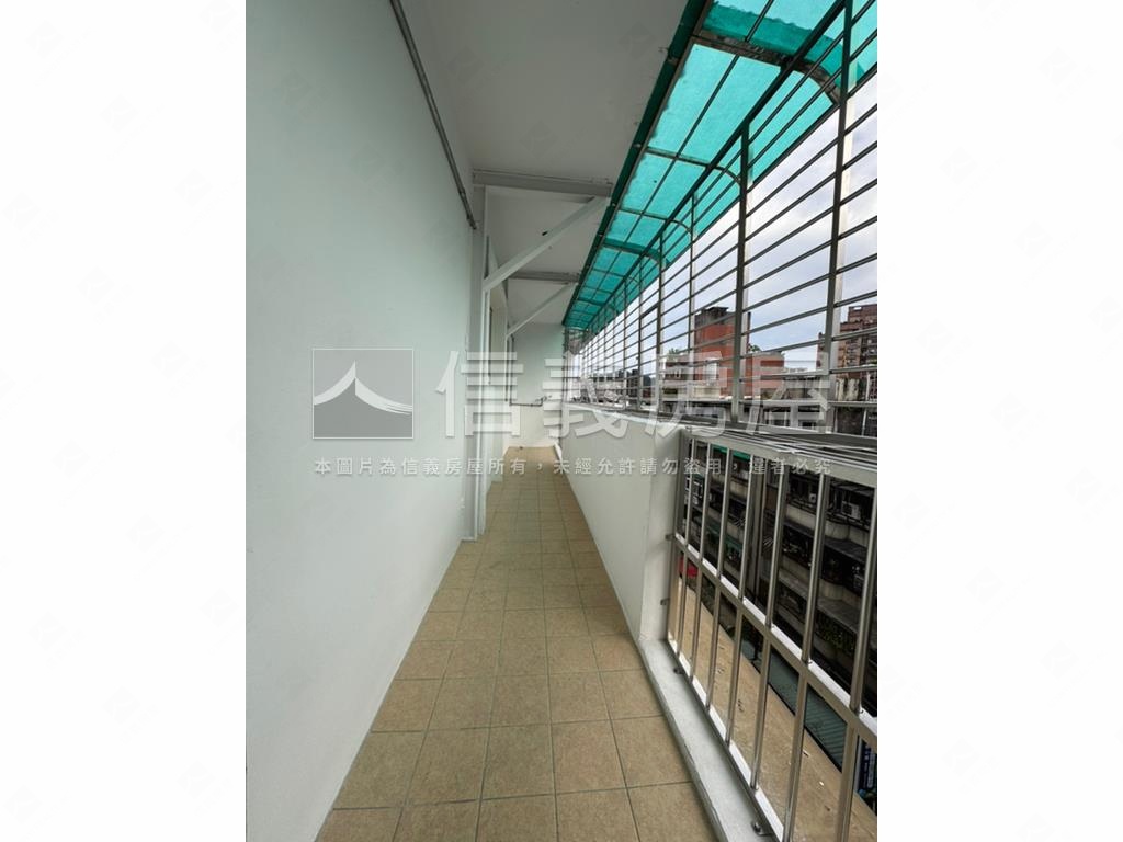 近萬隆捷運★電梯三房房屋室內格局與周邊環境