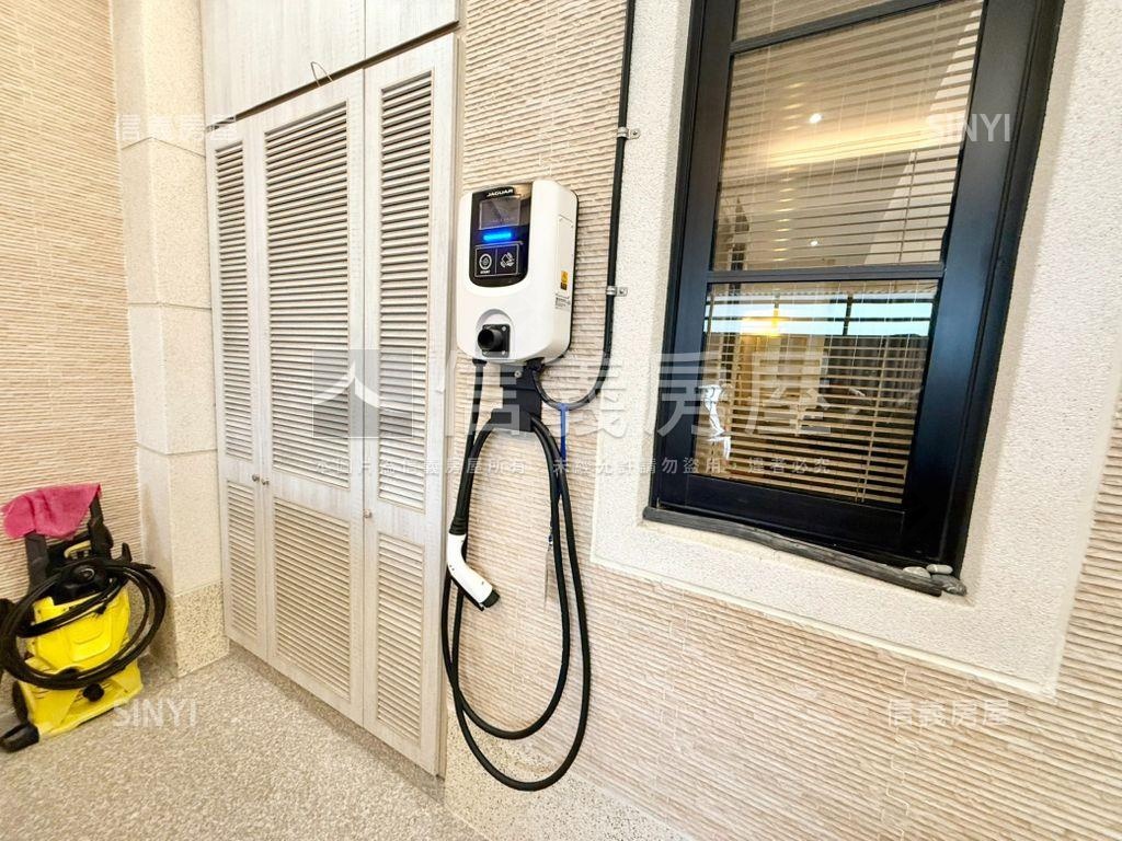 英倫園鼎·角窗電梯車墅房屋室內格局與周邊環境