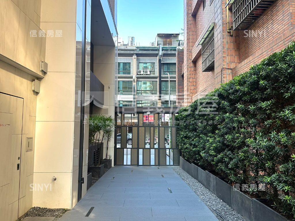 享京城帝王輕奢美宅平車房屋室內格局與周邊環境