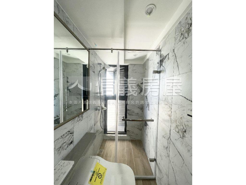 自在裝潢美屋房屋室內格局與周邊環境