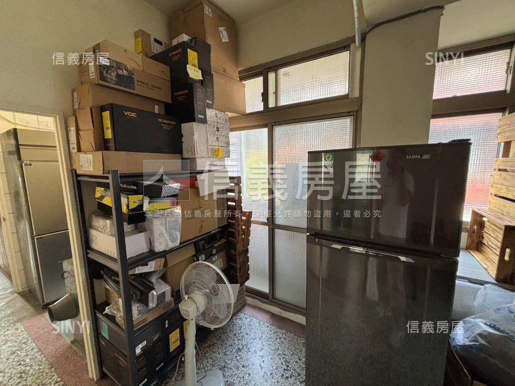 機捷角間大面寬金透店房屋室內格局與周邊環境