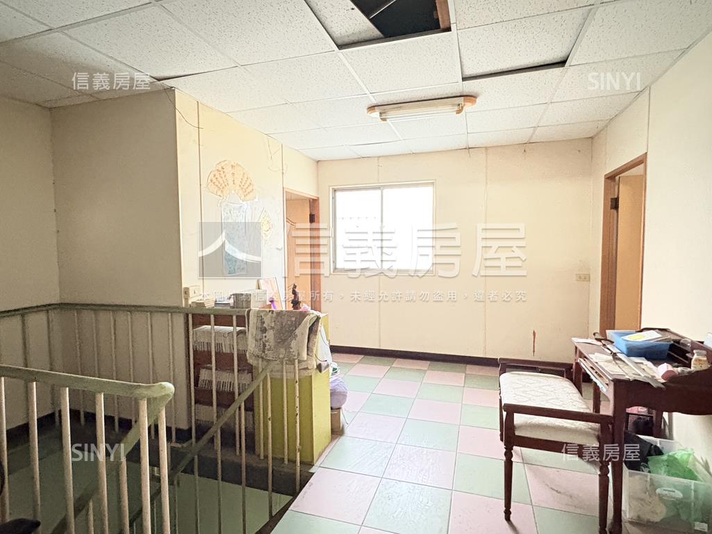 柳營車站｜約１２米金店地房屋室內格局與周邊環境