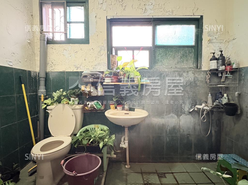 柳營車站｜約１２米金店地房屋室內格局與周邊環境