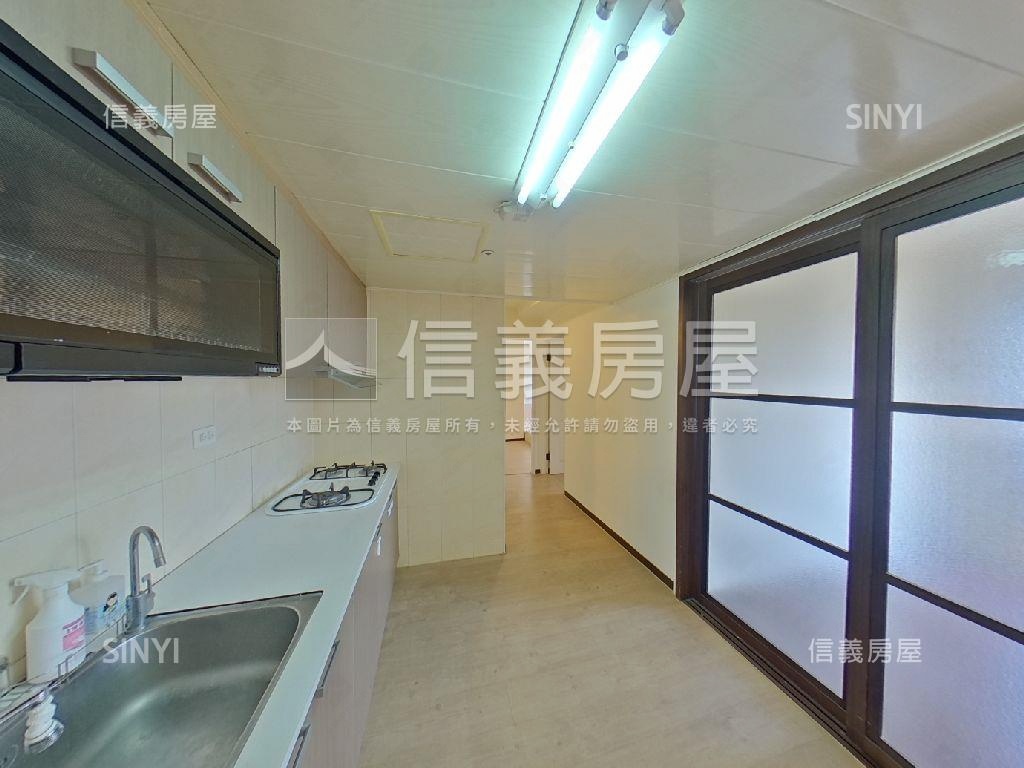 南區近中山醫三房車位房屋室內格局與周邊環境