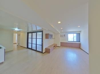 南區近中山醫三房車位