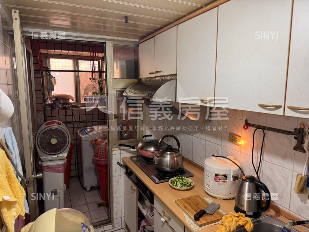 大有冠倫稀有邊間成家３房房屋室內格局與周邊環境