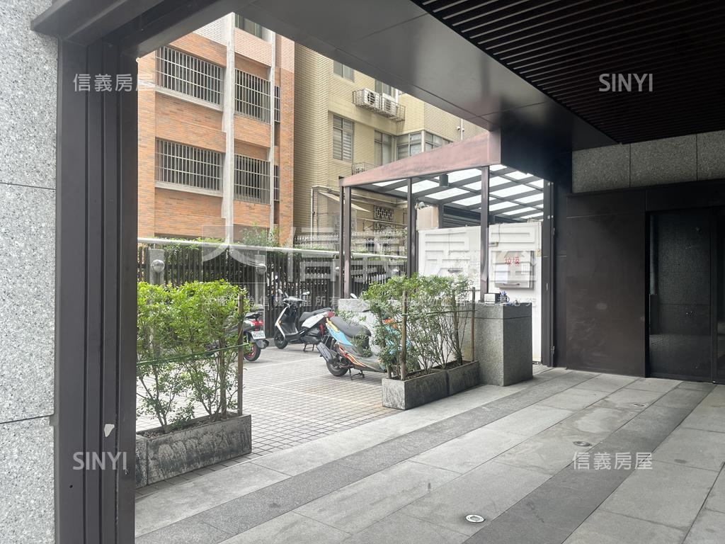 長耀朗朗景觀３房車位房屋室內格局與周邊環境