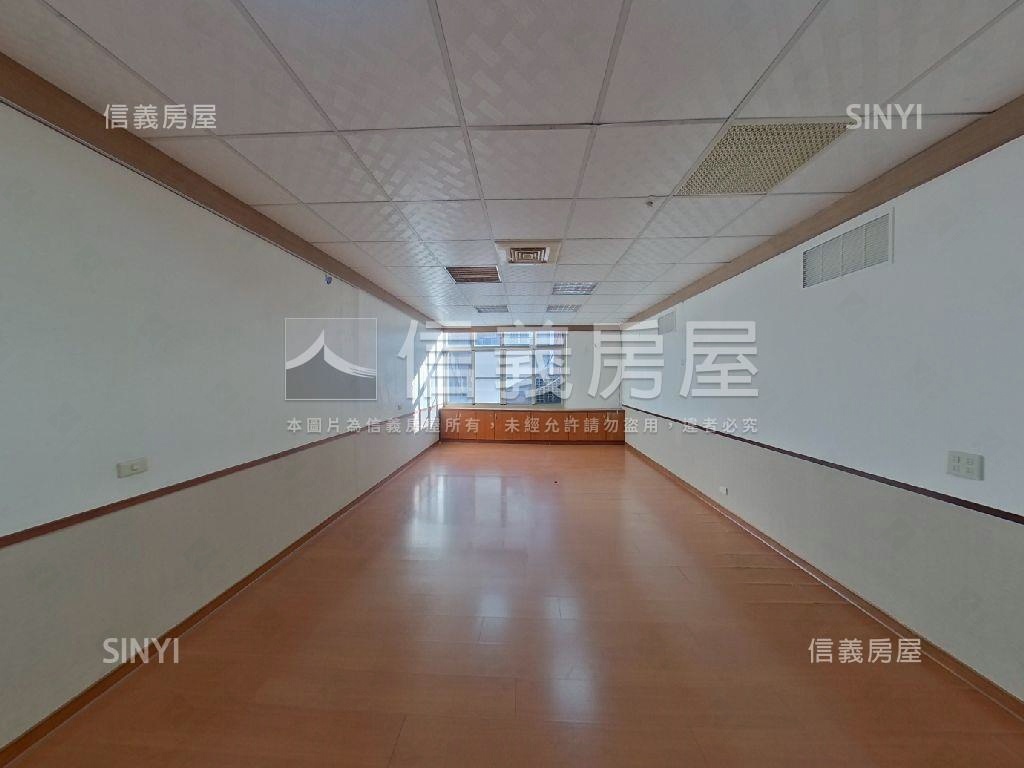 鳳山光復正路稀有金透店房屋室內格局與周邊環境