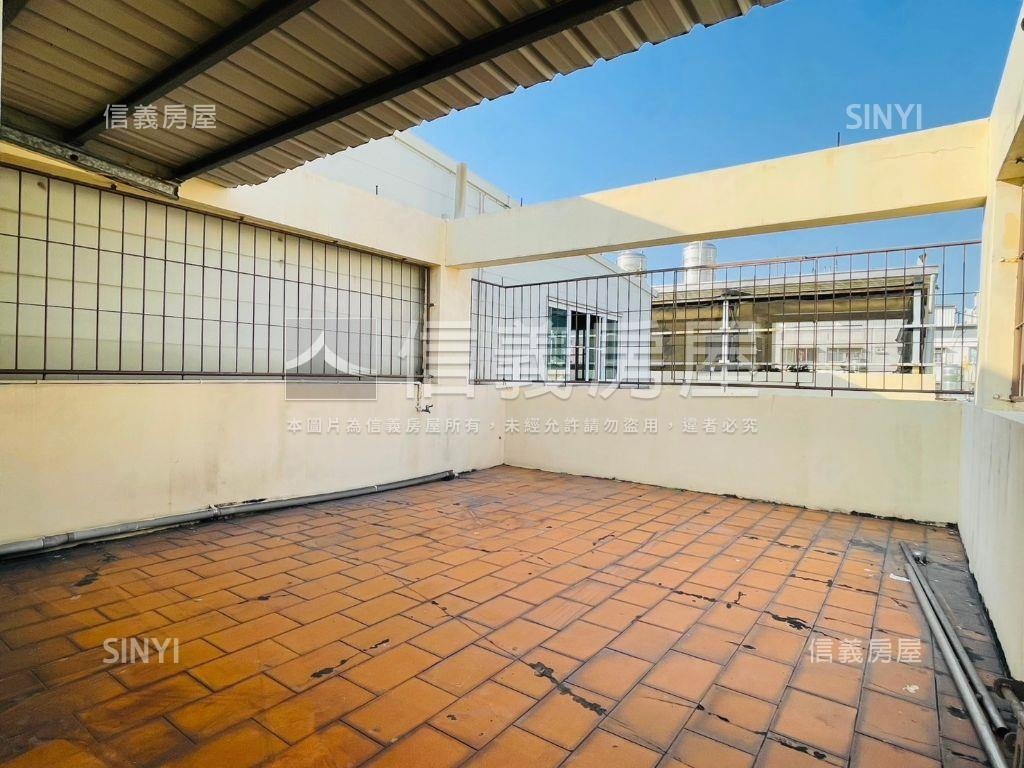 鳳山光復正路稀有金透店房屋室內格局與周邊環境