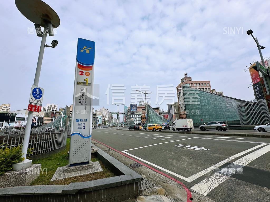 面寬美麗島雙捷運收租透店房屋室內格局與周邊環境
