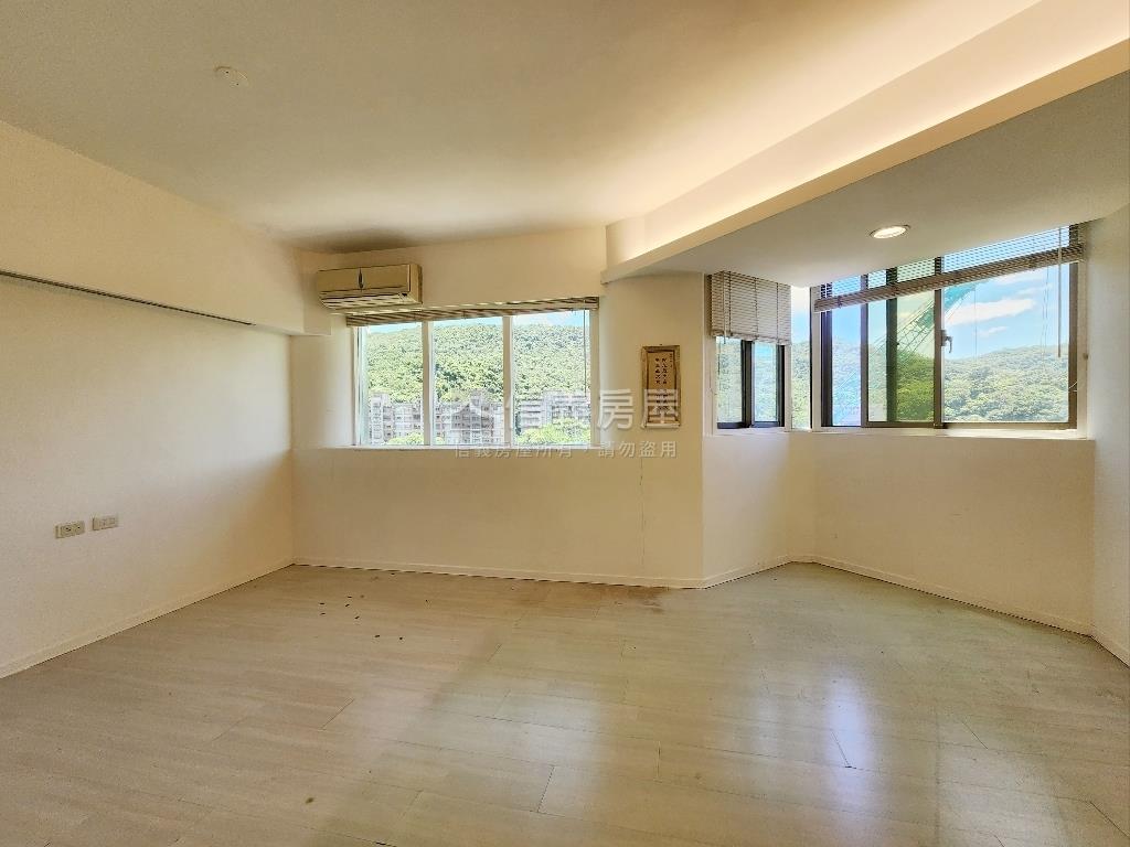 ┐逸園┌山景明亮樓中樓房屋室內格局與周邊環境
