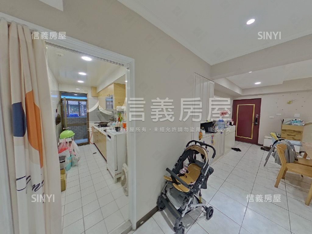 專任經國路美妝三房車位房屋室內格局與周邊環境