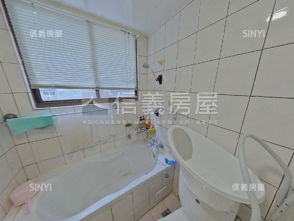 專任經國路美妝三房車位房屋室內格局與周邊環境