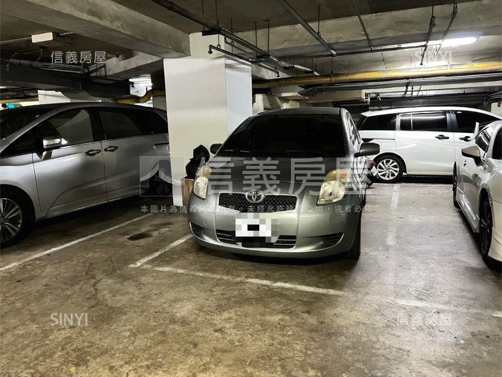專任經國路美妝三房車位房屋室內格局與周邊環境