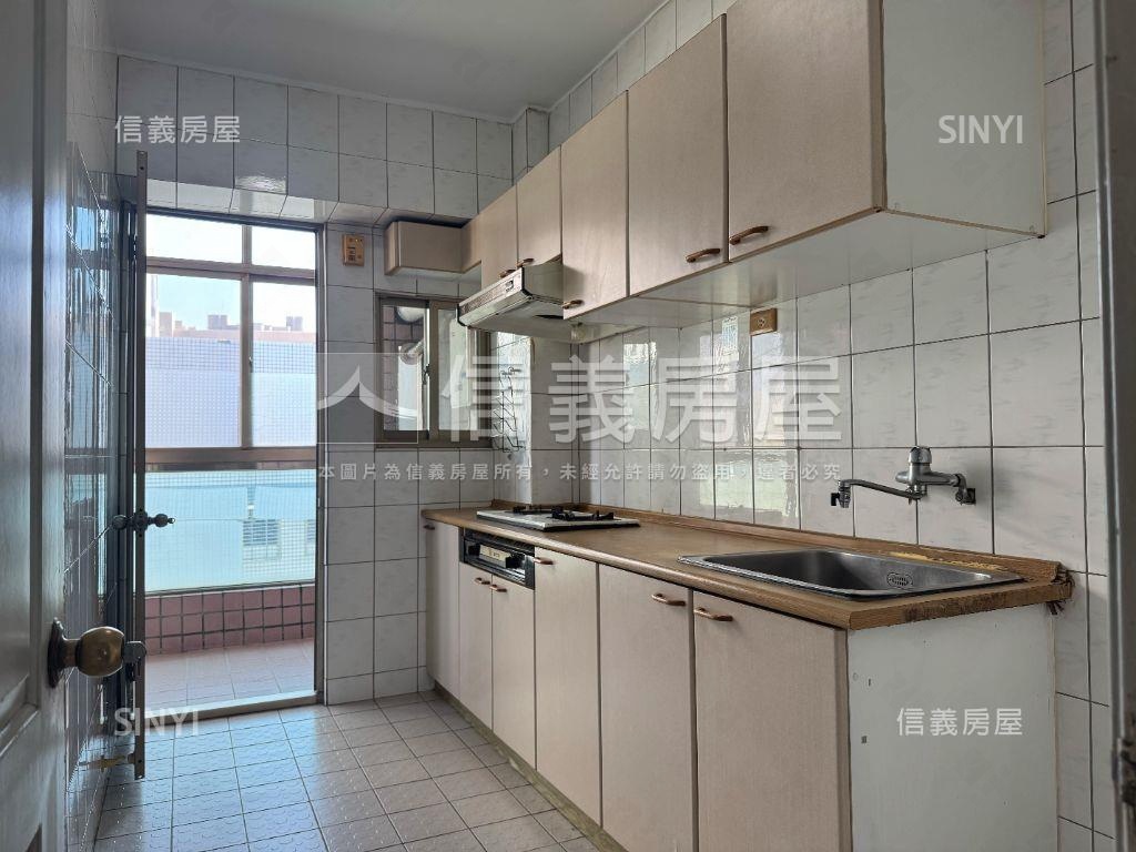 中清路水湳美麗３房平車房屋室內格局與周邊環境