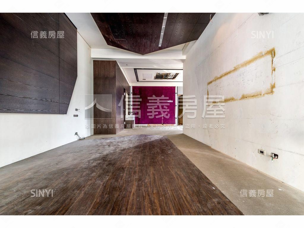 ✿萬隆挑高四米二金店面✿房屋室內格局與周邊環境