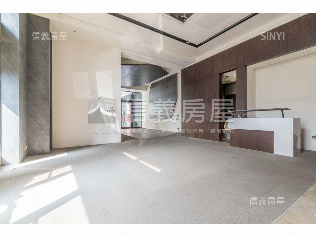 ✿萬隆挑高四米二金店面✿房屋室內格局與周邊環境
