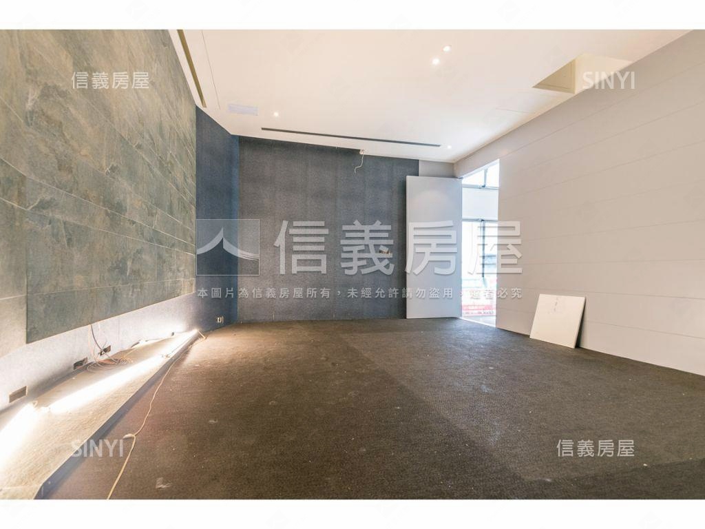 ✿萬隆挑高四米二金店面✿房屋室內格局與周邊環境
