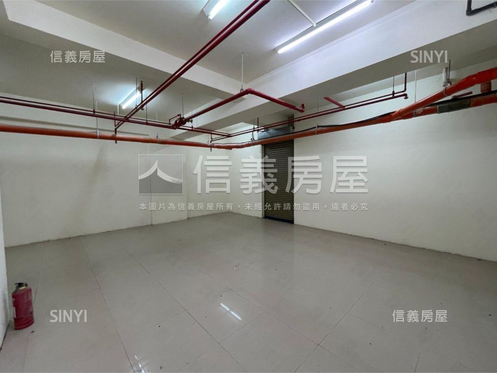 ✿萬隆挑高四米二金店面✿房屋室內格局與周邊環境