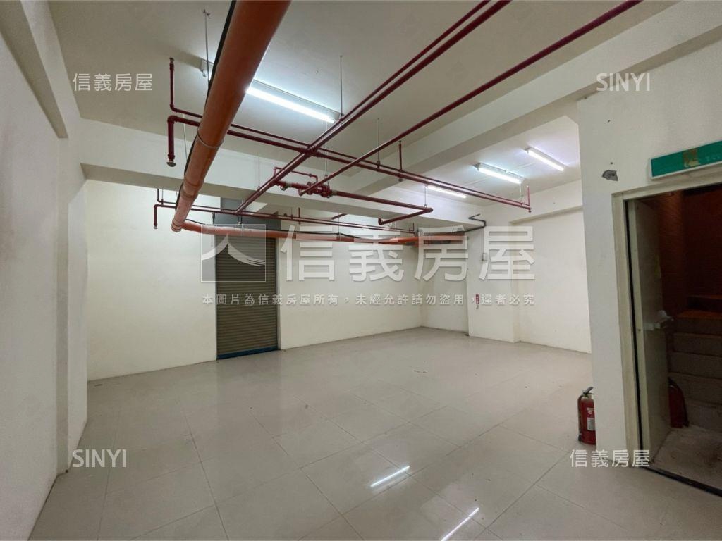 ✿萬隆挑高四米二金店面✿房屋室內格局與周邊環境