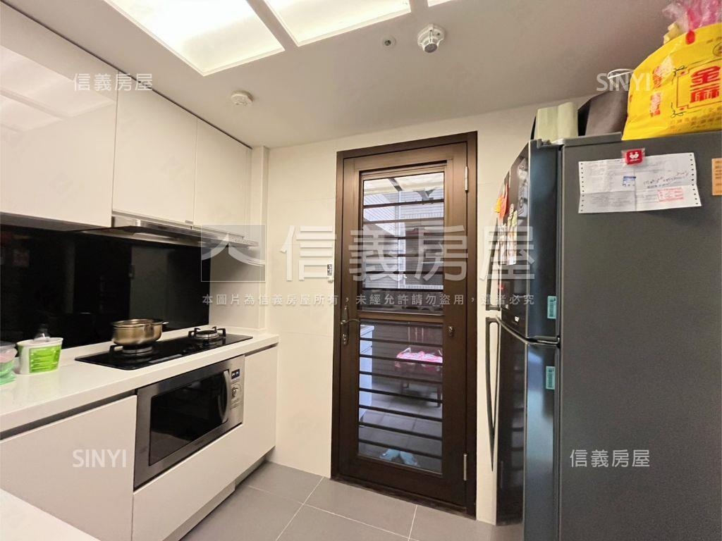 雲極｜雲海景觀兩房雙車位房屋室內格局與周邊環境