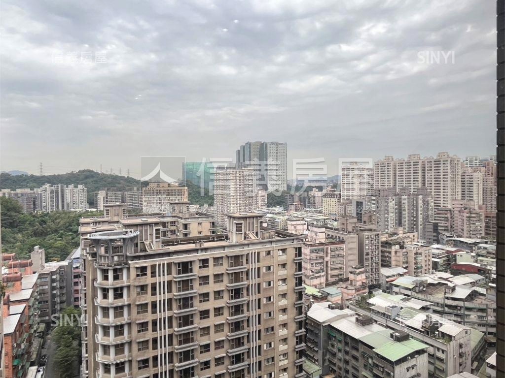 雲極｜雲海景觀兩房雙車位房屋室內格局與周邊環境
