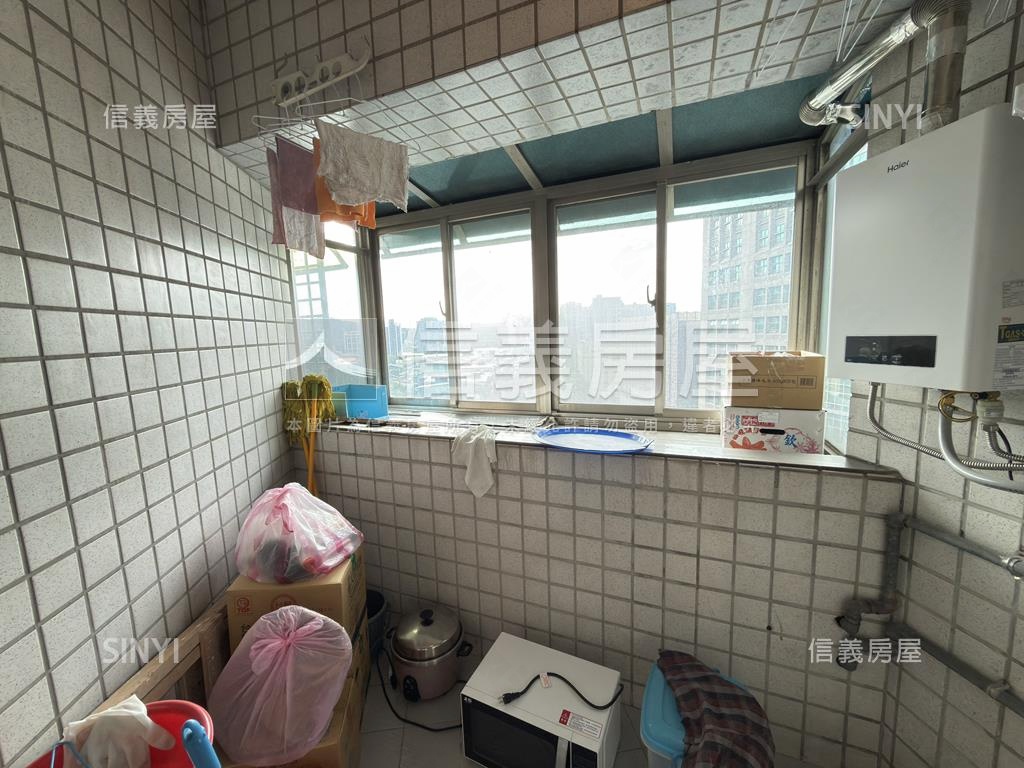 捷運麗景大戶附車位房屋室內格局與周邊環境