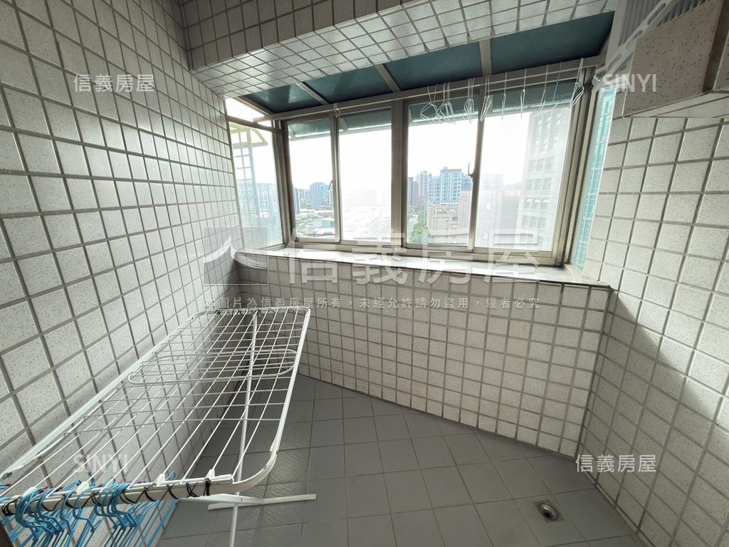 捷運麗景大戶附車位房屋室內格局與周邊環境