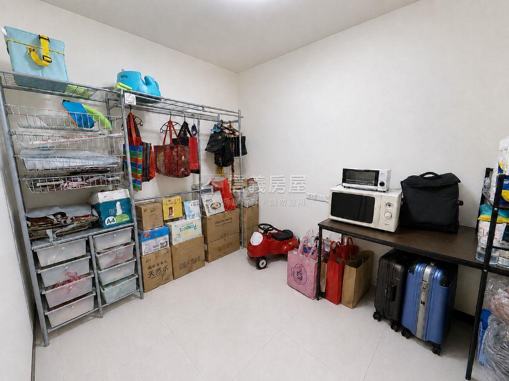 三民捷運三房靜巷機能便利房屋室內格局與周邊環境