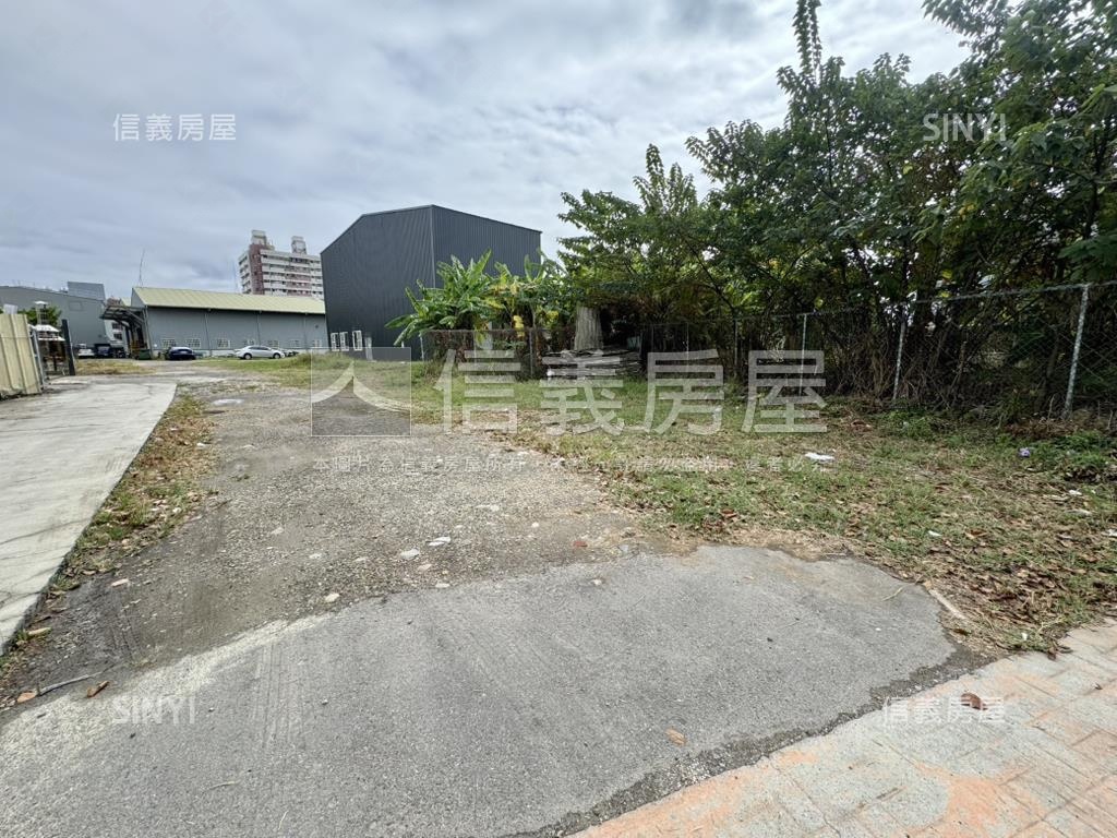 南投草屯地約１３３１坪廠房屋室內格局與周邊環境