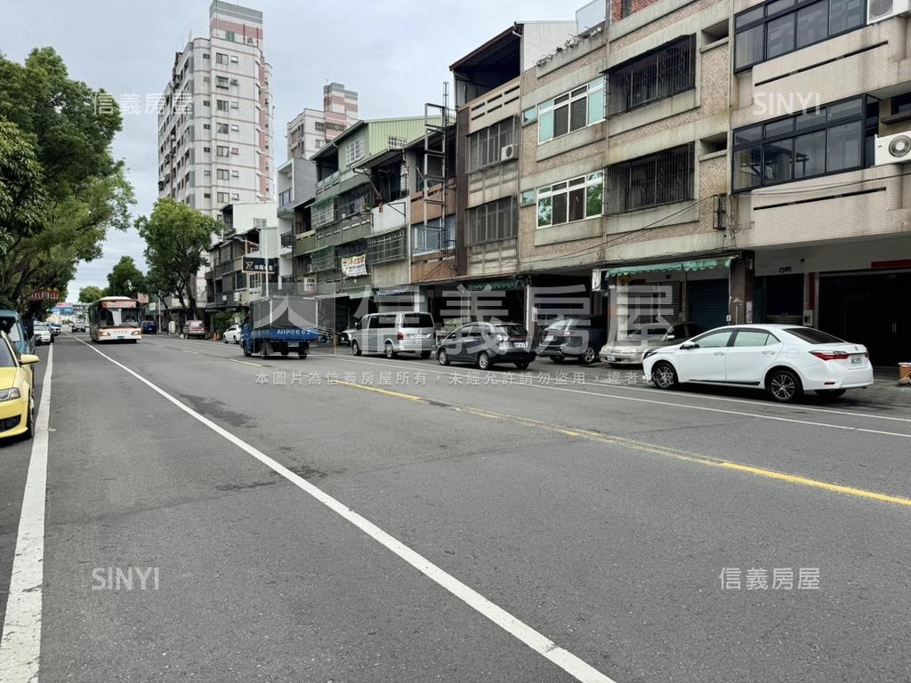 南投草屯地約１３３１坪廠房屋室內格局與周邊環境