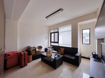 近中華西路臨路別墅