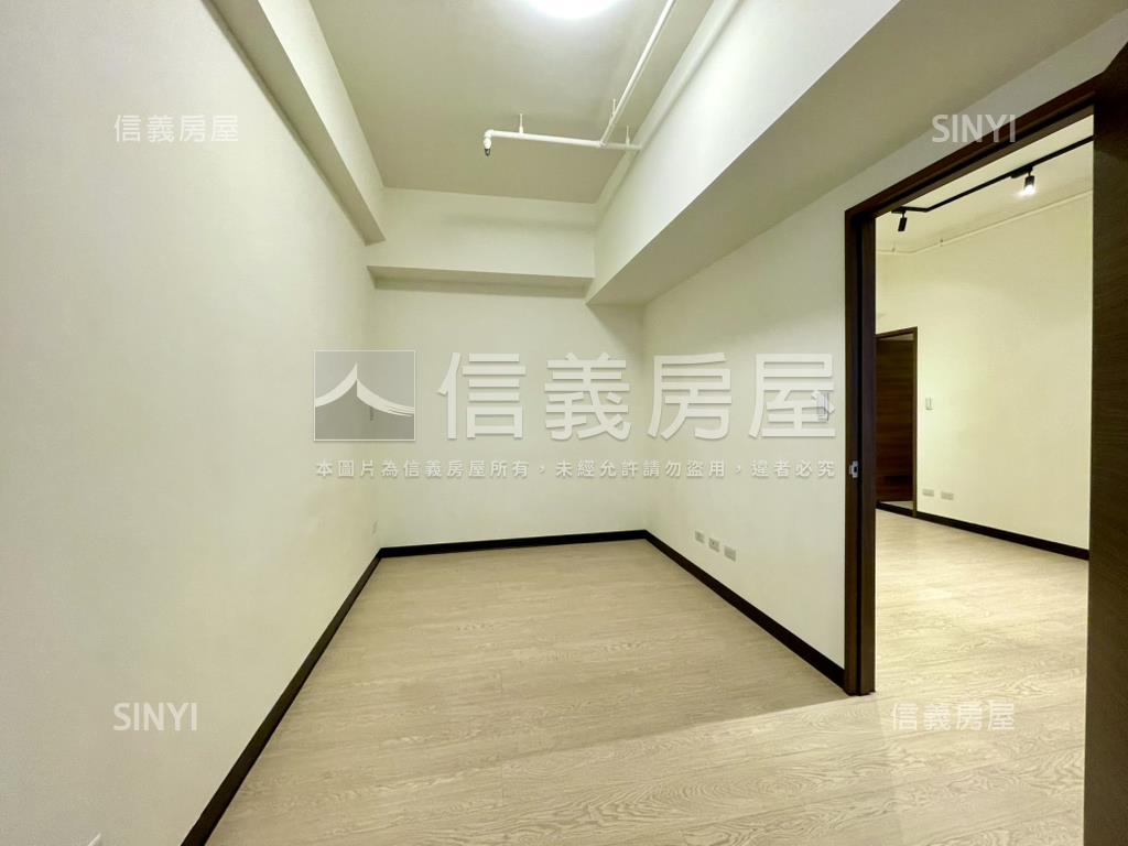 近高鐵娛樂城兩房平車房屋室內格局與周邊環境