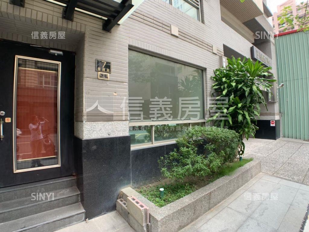 三鐵共站大面寬金店面房屋室內格局與周邊環境