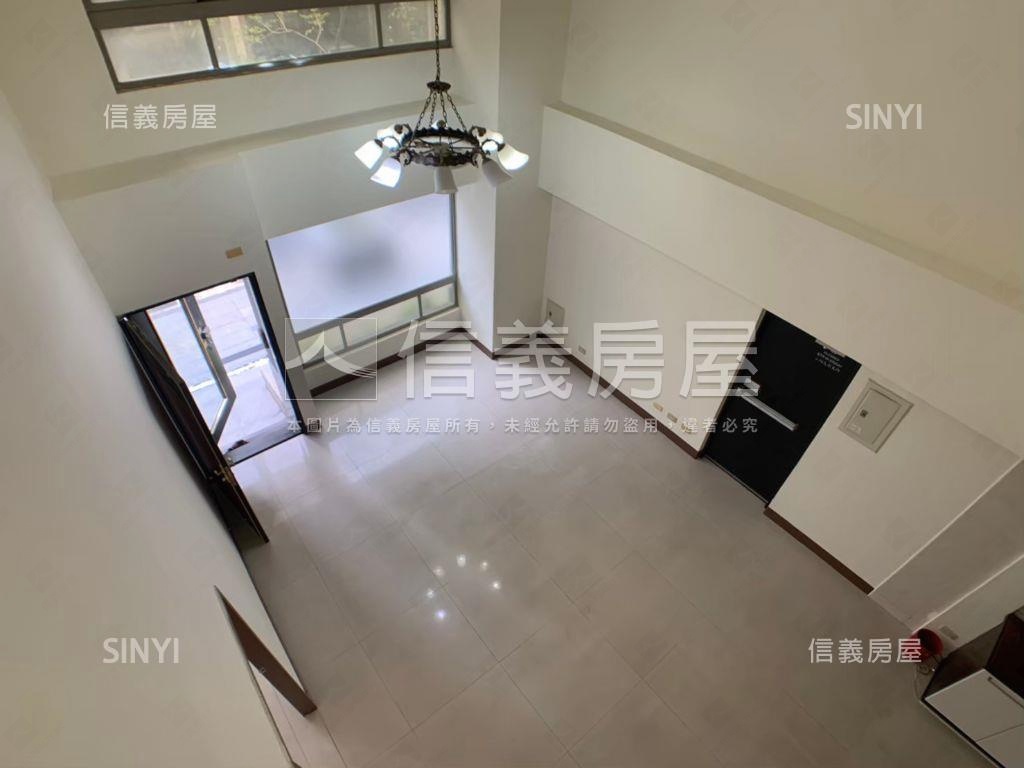 三鐵共站大面寬金店面房屋室內格局與周邊環境
