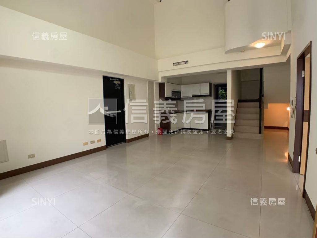 三鐵共站大面寬金店面房屋室內格局與周邊環境
