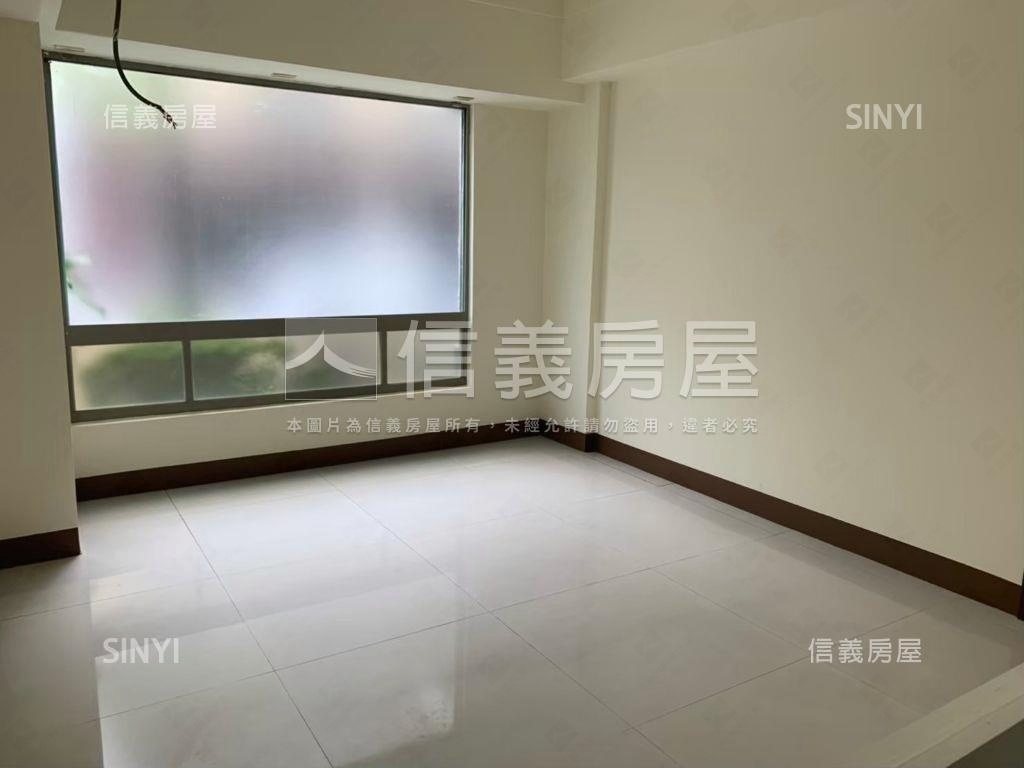 三鐵共站大面寬金店面房屋室內格局與周邊環境
