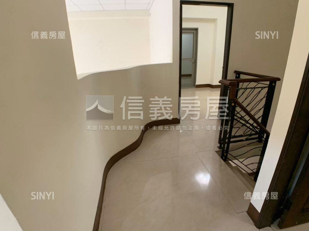 三鐵共站大面寬金店面房屋室內格局與周邊環境