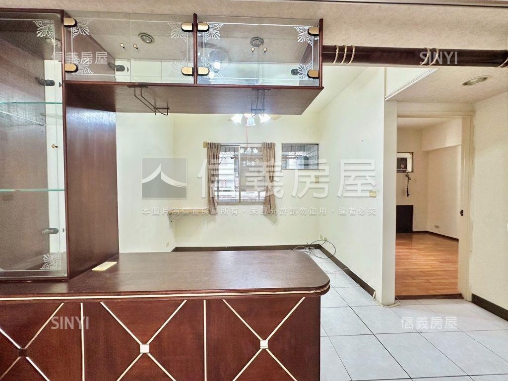 郡平路經典雙陽台＋平車房屋室內格局與周邊環境