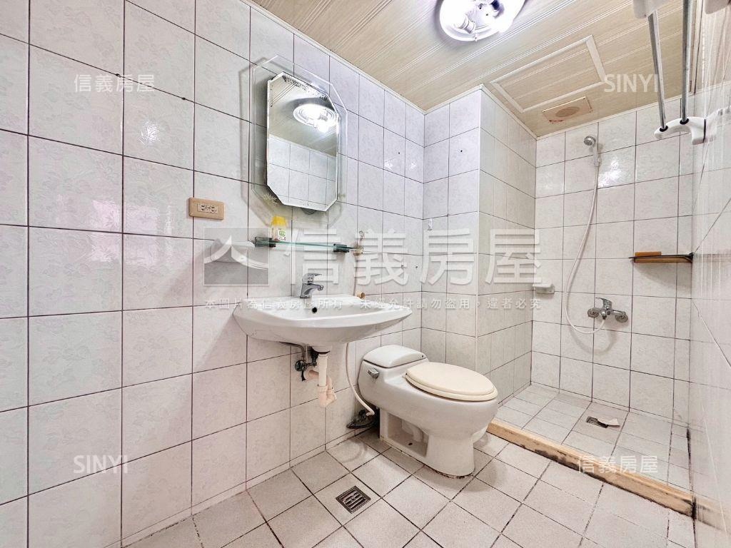 郡平路經典雙陽台＋平車房屋室內格局與周邊環境