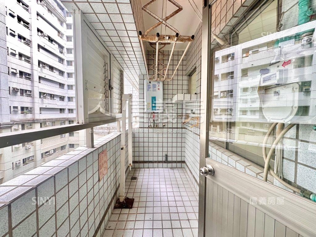 郡平路經典雙陽台＋平車房屋室內格局與周邊環境