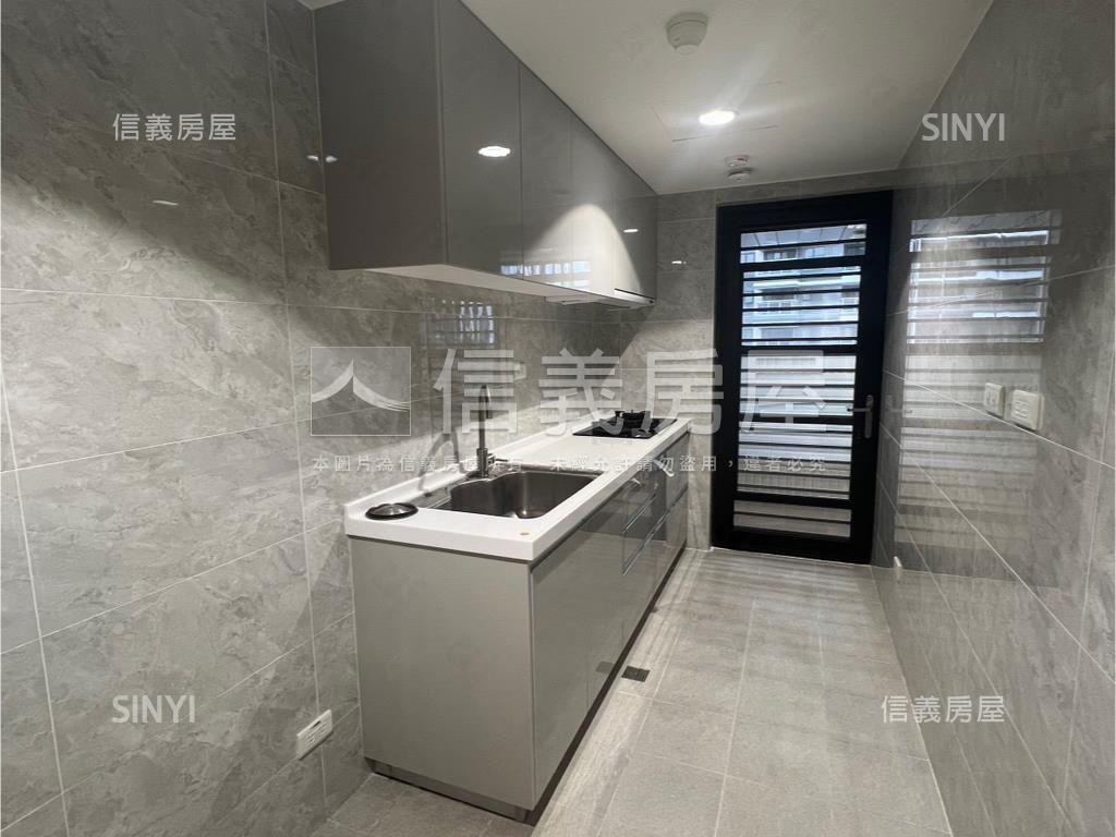 新婚首購首選三房車位房屋室內格局與周邊環境