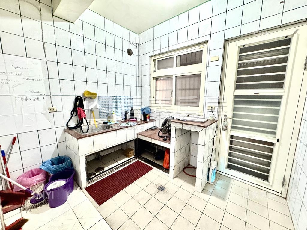 高城市場三角窗金店面房屋室內格局與周邊環境