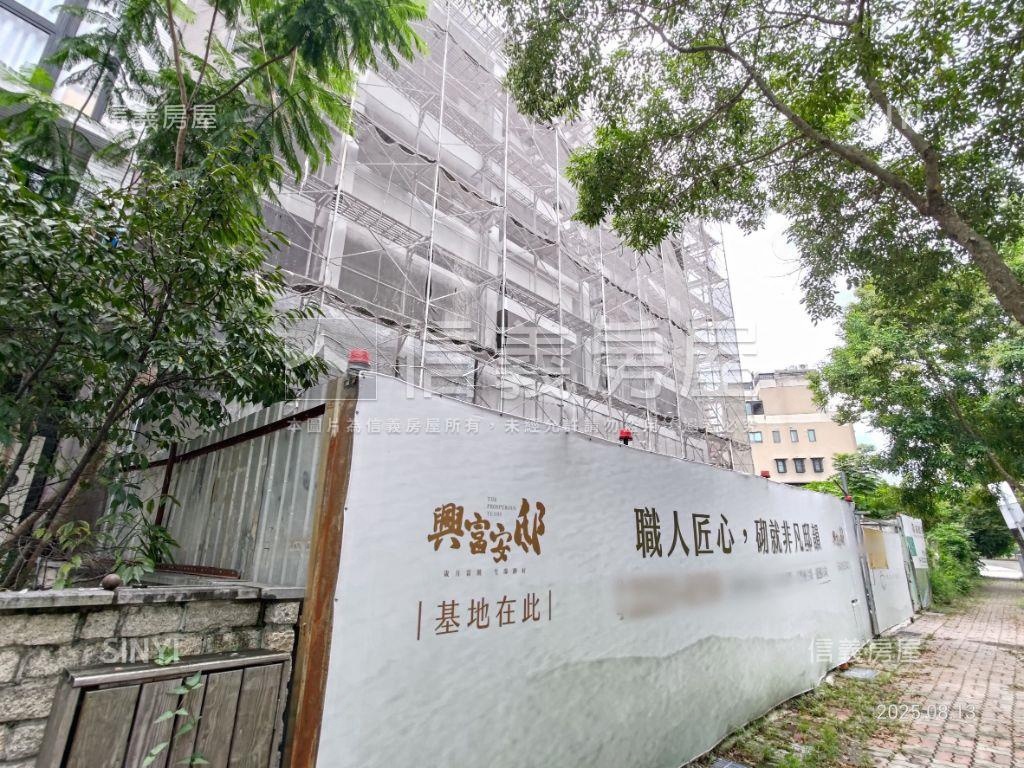 北屯面河岸朝南美電墅Ｂ房屋室內格局與周邊環境