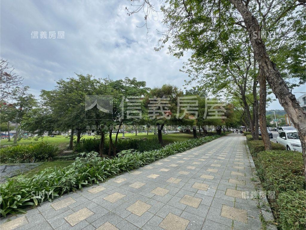 北屯面河岸朝南美電墅Ｂ房屋室內格局與周邊環境