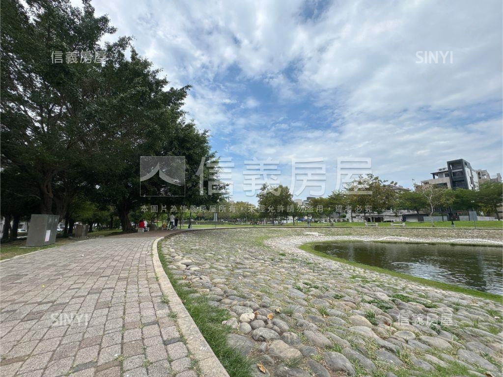北屯面河岸朝南美電墅Ｂ房屋室內格局與周邊環境